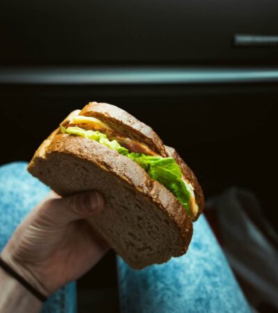 Könnyű és ízletes vegán uzsonnák utazáshoz és munkába