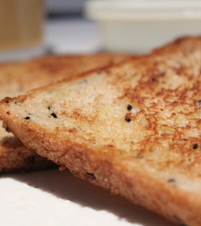 Mediterrán reggeli: olívaolaj, paradicsom, feta és a napfény íze