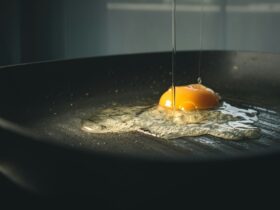 Sós reggeli, ami nem nehéz – zöldséges omlett kecskesajttal