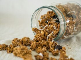 Klasszikus új köntösben – Házi granola szezonális gyümölccsel